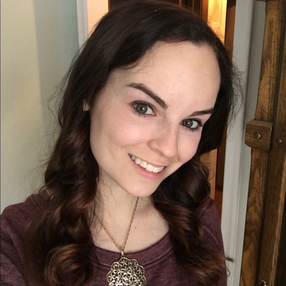 Meet your Posher, Laura